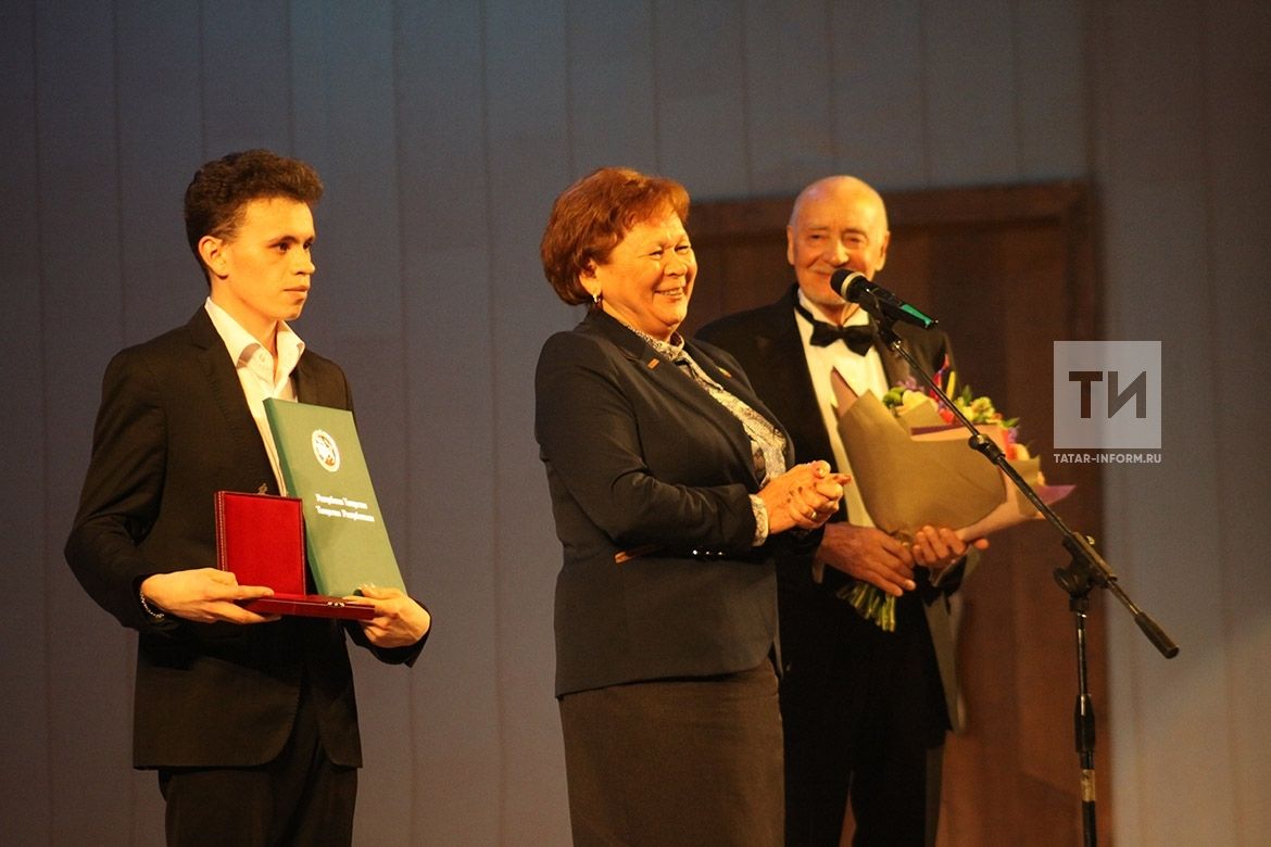 Равил Шәрәфиевкә Татарстан Республикасы алдындагы казанышлары өчен медаль тапшырылды