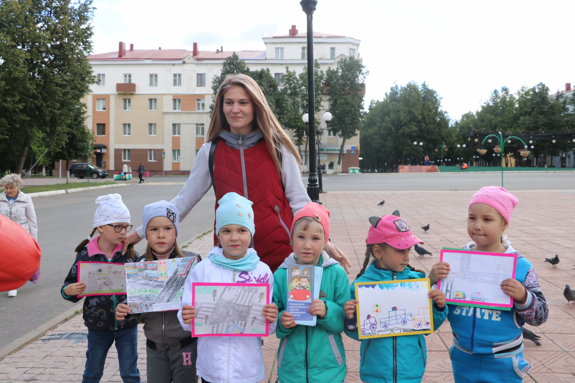 Лениногорск балалары юл иминлеге сагында тора (ФОТОЛАР)