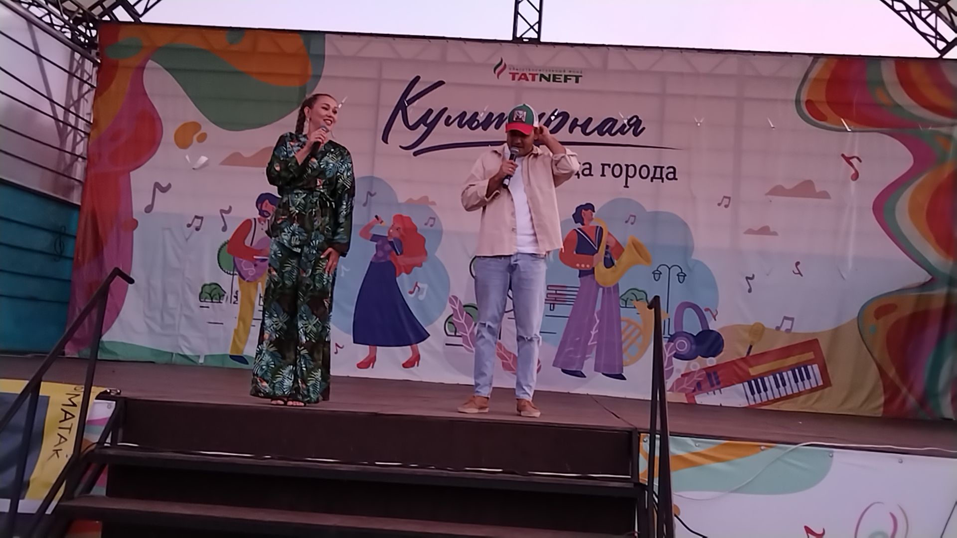 "Китап" радиосы Лениногорскида бәйрәм концерты оештырды (+фотолар)