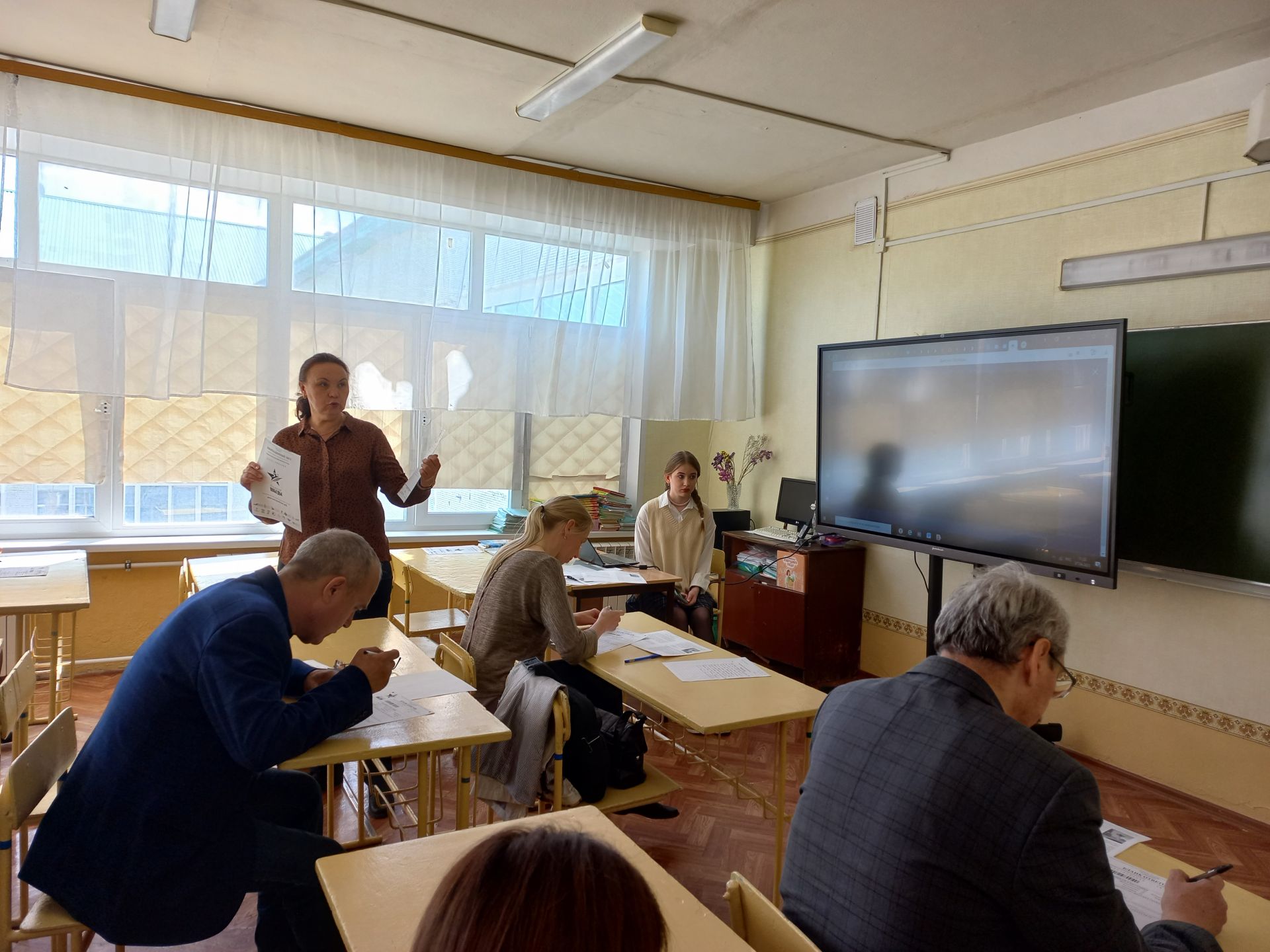 Лениногорскилылар «Җиңү диктанты» акциясенә кушылдылар (фотолар)