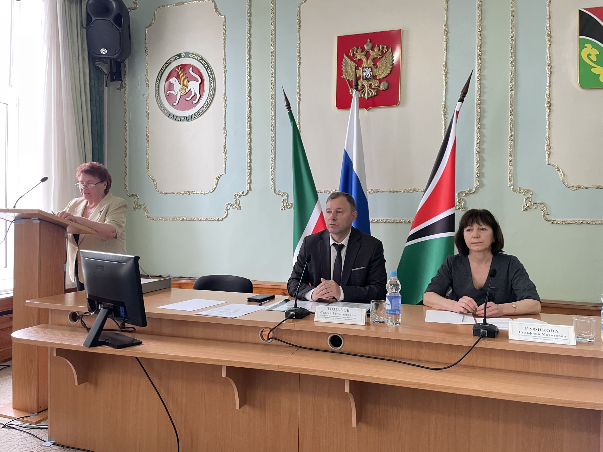 Лениногорскида кеше хокуклары мәсьәләсе турында район Советы сессиясендә фикер алыштылар
