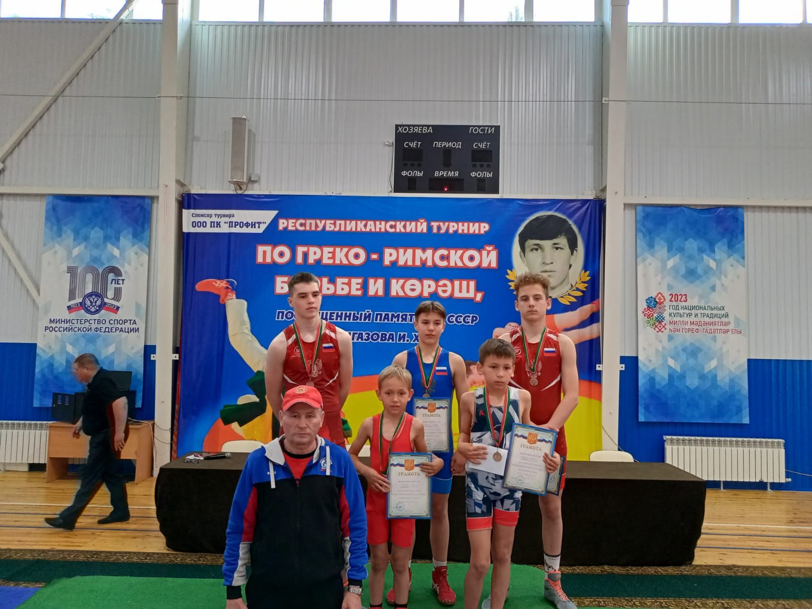 Лениногорскиның грек-рим көрәшчеләре ярышлардан көмеш һәм бронза медальләр яулап кайтты