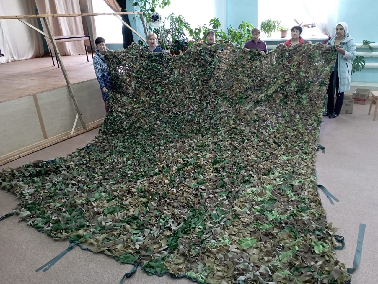 Сугышлы авылы апалары маскировка челтәре үрүне янәдән башлап җибәрде