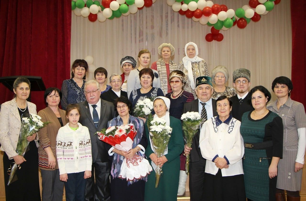 Гөлия ханым Җамалиева Урмышлыдан укытучысы Сәгадәт Мифтахова турында яза
