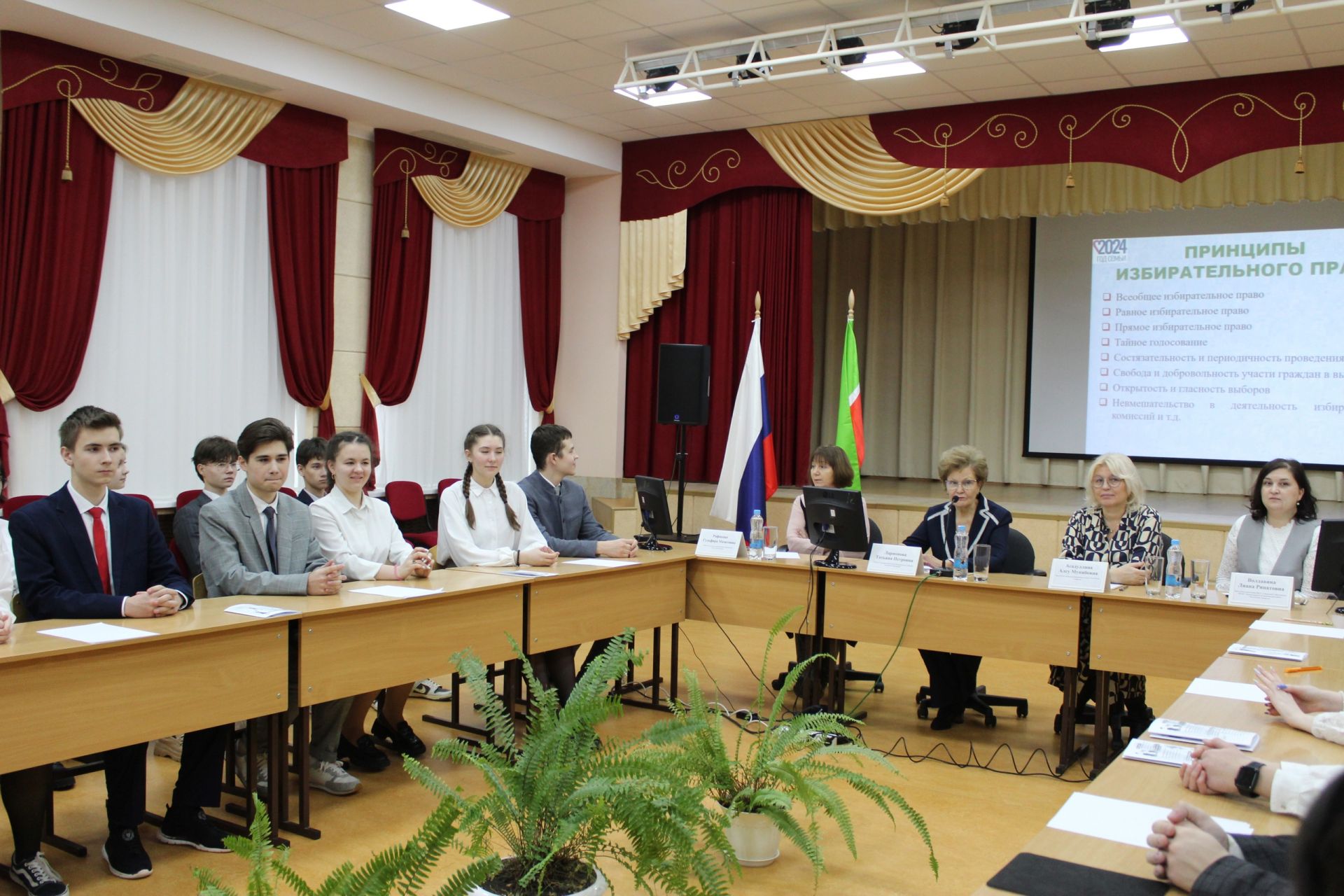 Лениногорскида эшлекле визит белән Россия Дәүләт Думасы депутаты Татьяна Ларионова булып китте
