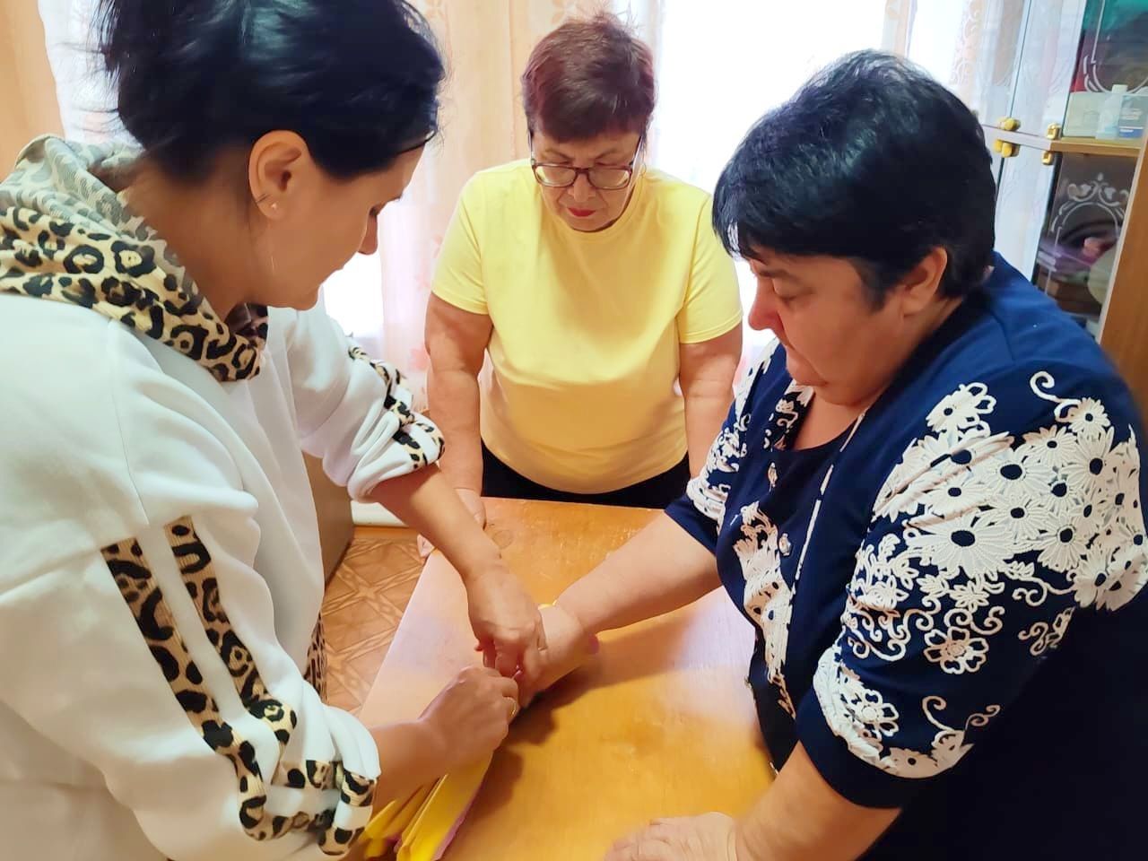 Мичурин авылы мәдәният йорты хезмәткәрләре Сарабиккол мәдәният йортына мастер-класска барганнар