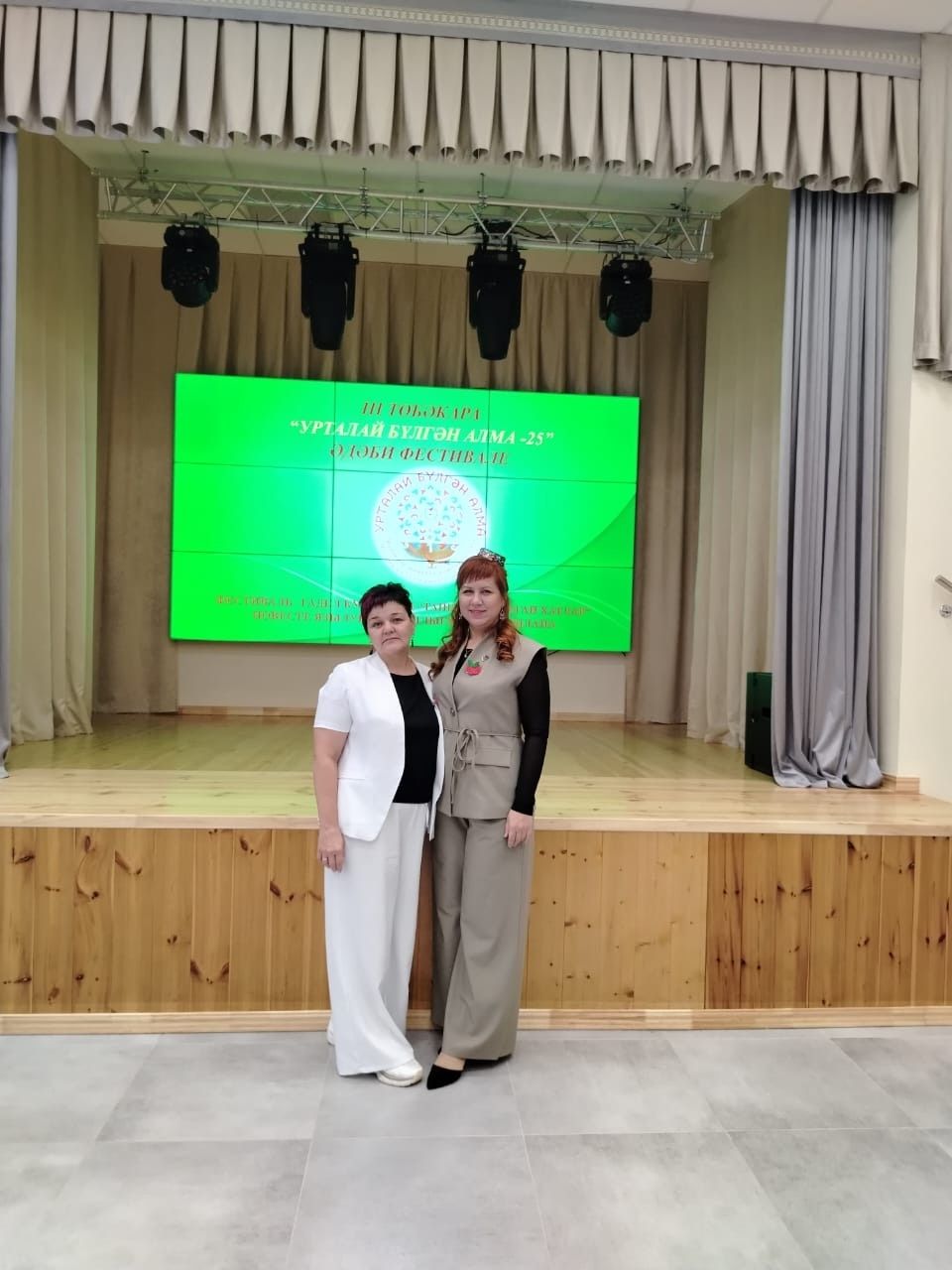 Лениногорскиның конгресс бүлекчәсе җитәкчесе һәм милли эшләр буенча методисты төбәкара әдәби фестивальдә катнаштылар