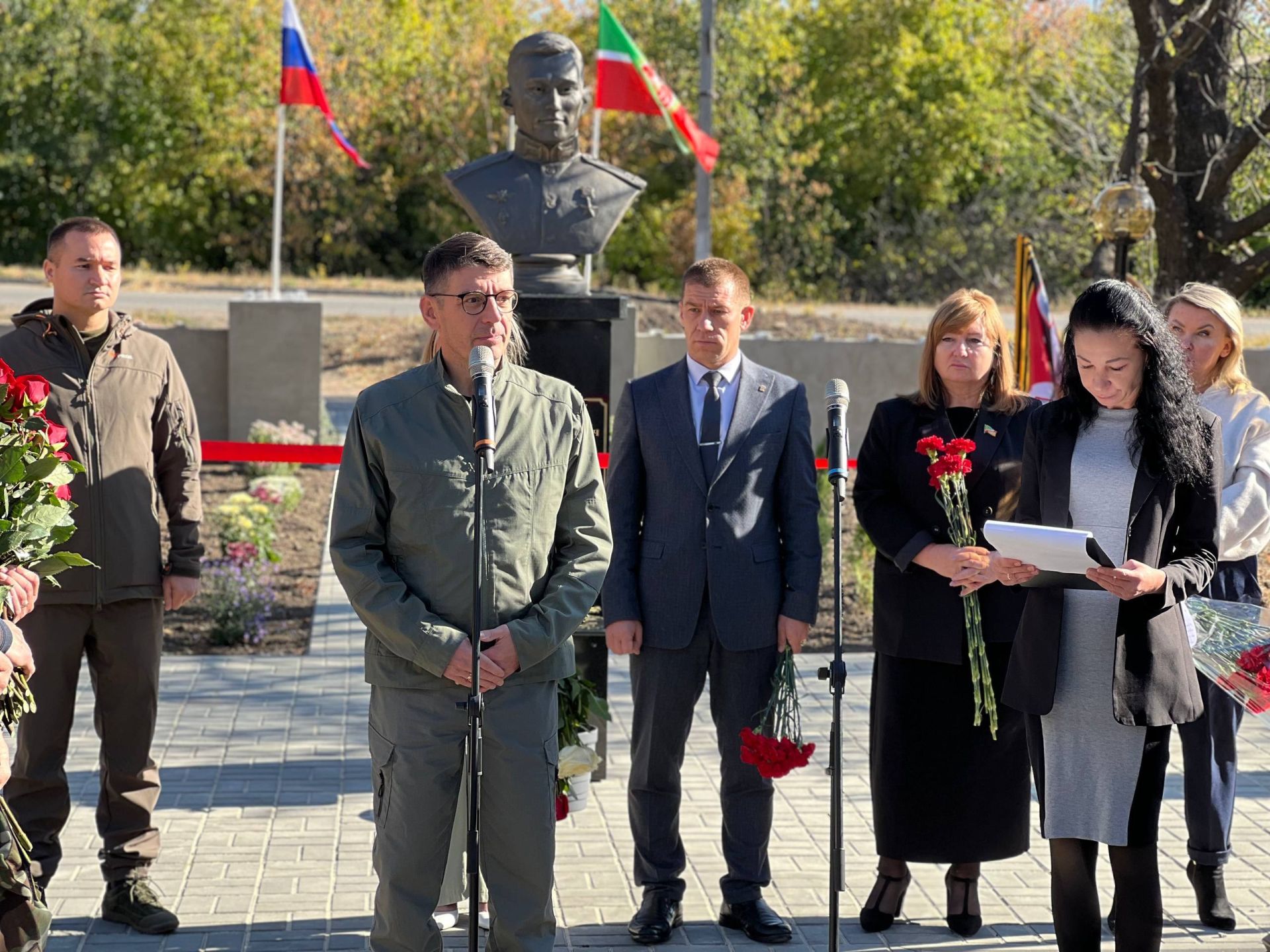Якташыбыз - Лениногорск хәрбие, Россия  Герое Дамир Исламовка Луганск Халык Республикасында бюст  ачылды