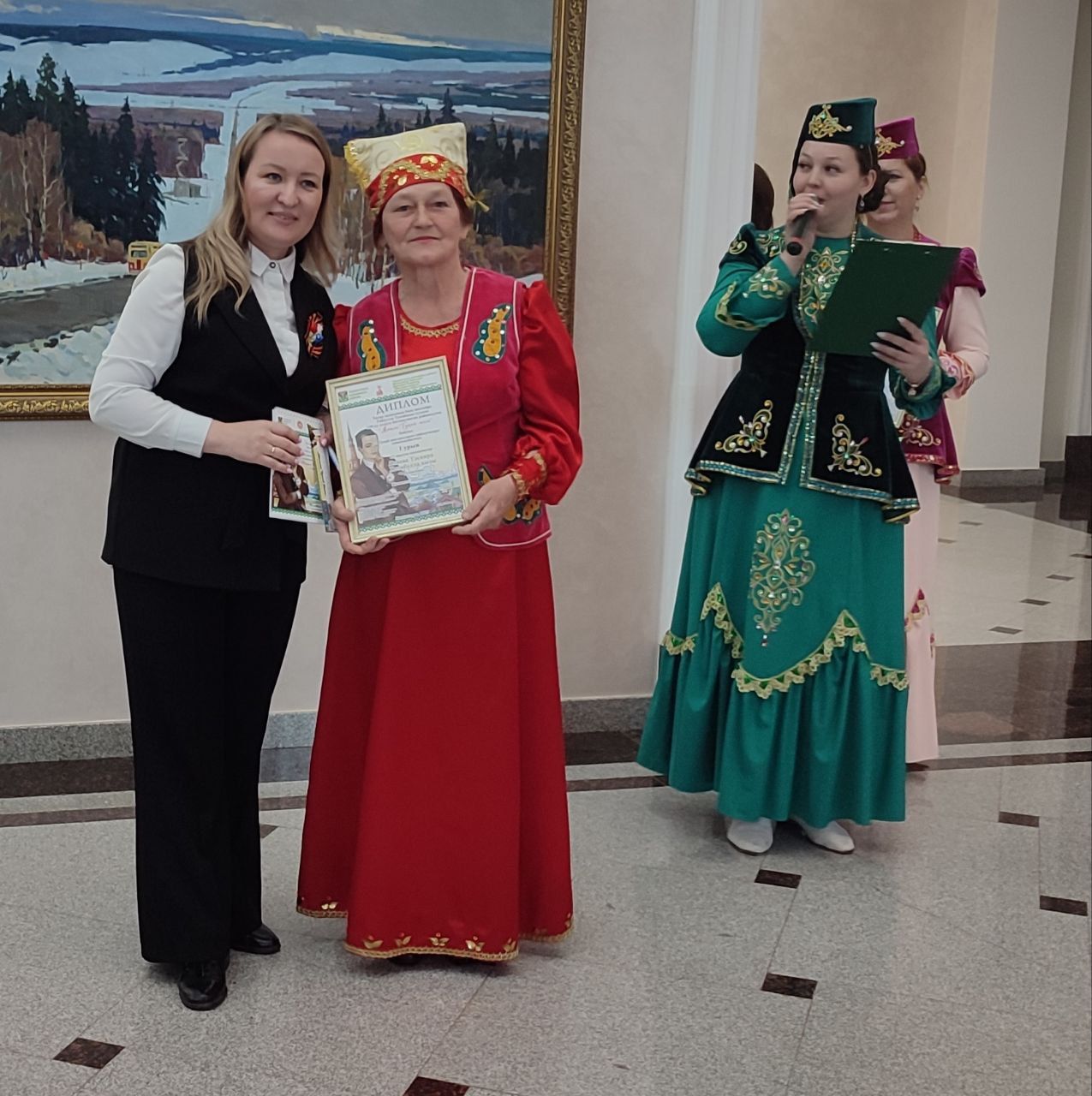 Куакбаш авылында яшәүче Тәскирә Ялаева шигырьләрен  дөньяга танылу өчен түгел, үз күңеле өчен яза