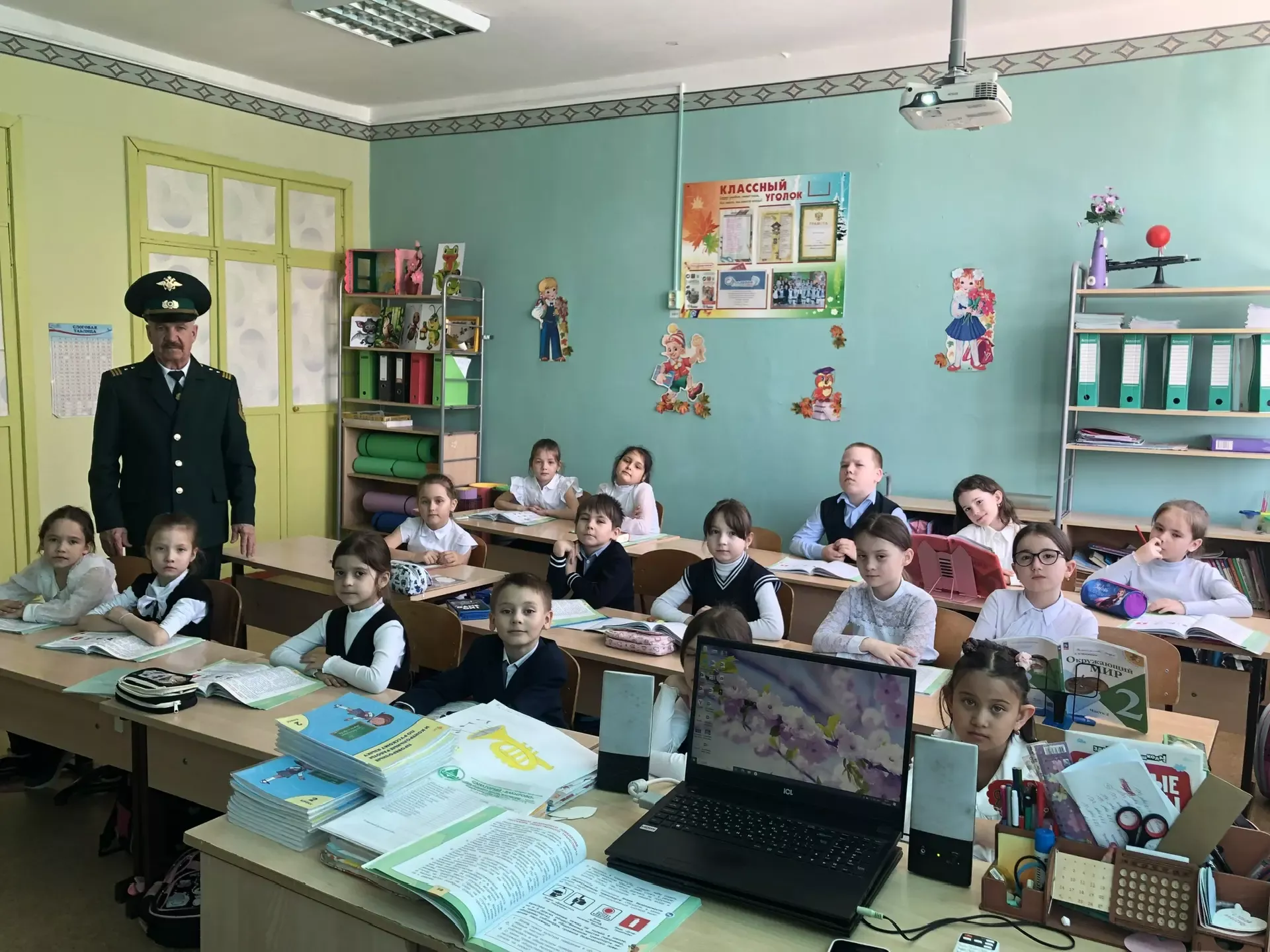 Шөгер мәктәбе укучыларына табигатьне саклауга өлеш кертә алулары турында сөйләделәр