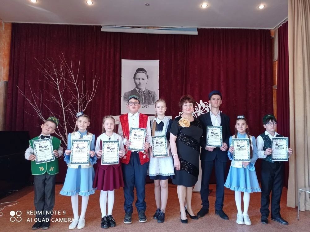 «Микрофон алдында»: Лениногорскиның 3нче мәктәбендә узган бәйге Тукайның иҗат мирасын барлады (+фотолар)
