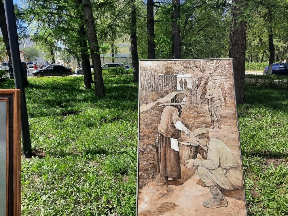 Лениногорскида Җиңү бәйрәме көнендә үзәк мәйданда балалар өчен уен программалары оештырылды