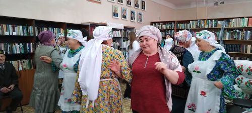 Үзәк китапханәдә «Канат сыдыру өмәсе» үткәрелде (+фотолар + видео)