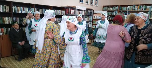 Үзәк китапханәдә «Канат сыдыру өмәсе» үткәрелде (+фотолар + видео)