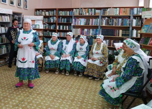 Үзәк китапханәдә «Канат сыдыру өмәсе» үткәрелде (+фотолар + видео)