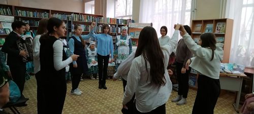 Үзәк китапханәдә «Канат сыдыру өмәсе» үткәрелде (+фотолар + видео)