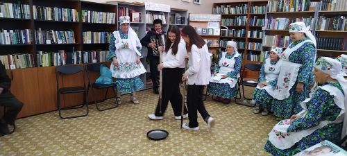 Үзәк китапханәдә «Канат сыдыру өмәсе» үткәрелде (+фотолар + видео)