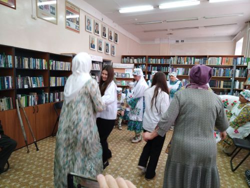 Үзәк китапханәдә «Канат сыдыру өмәсе» үткәрелде (+фотолар + видео)