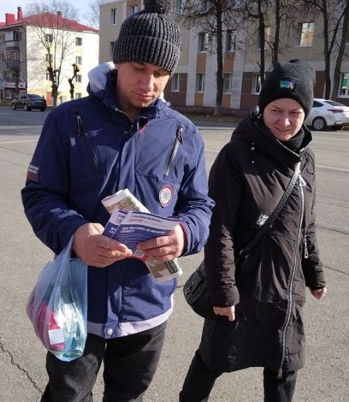 Лениногорскиның Үзәк мәйданында «Все СВОИ» марафоны уңаеннан акция үткәрелде (+фото һәм видео)