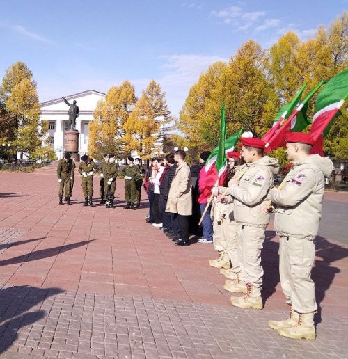 Лениногорскиның Үзәк мәйданында «Все СВОИ» марафоны уңаеннан акция үткәрелде (+фото һәм видео)