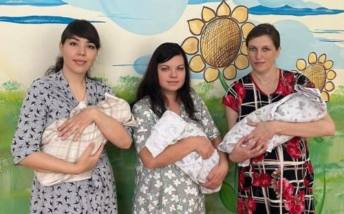 Лениногорскиның берьюлы өч медицина хезмәткәре әни булды