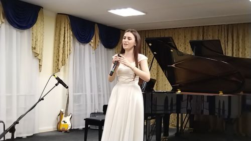 Лениногорск балалар музыка мәктәбендә төрле еллардагы чыгарылыш сыйныф укучылары белән очрашу үтте (фотолар)