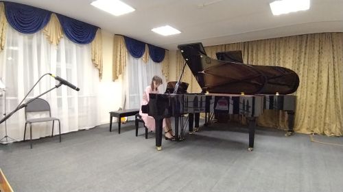 Лениногорск балалар музыка мәктәбендә төрле еллардагы чыгарылыш сыйныф укучылары белән очрашу үтте (фотолар)
