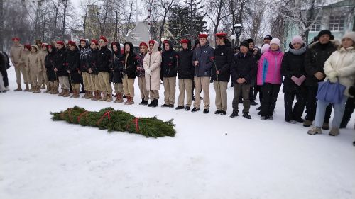 Лениногорскида әфганчылар истәлегенә куелган һәйкәл янында митинг үткәрелде (+фотолар)