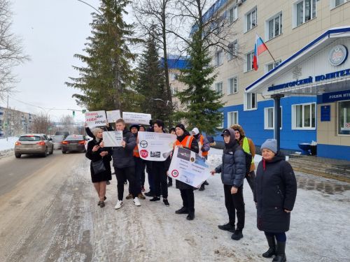 Лениногорскиның политехник колледж студентлары “Безопасный переход” акциясенә кушылды (+фотолар)