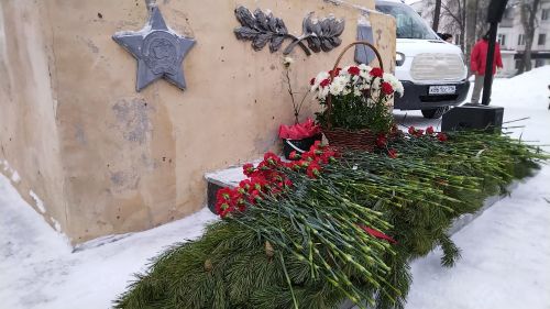 Лениногорскида әфганчылар истәлегенә куелган һәйкәл янында митинг үткәрелде (+фотолар)