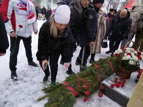 Лениногорскида әфганчылар истәлегенә куелган һәйкәл янында митинг үткәрелде (+фотолар)