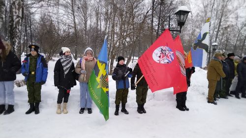 Лениногорскида әфганчылар истәлегенә куелган һәйкәл янында митинг үткәрелде (+фотолар)