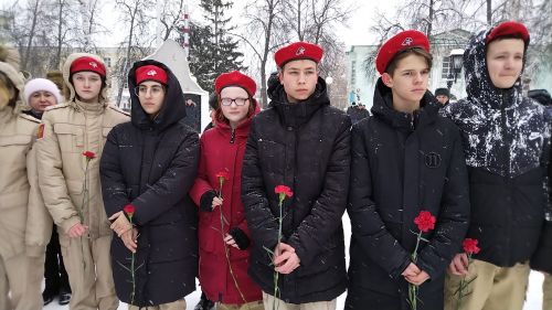 Лениногорскида әфганчылар истәлегенә куелган һәйкәл янында митинг үткәрелде (+фотолар)