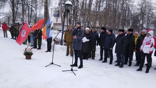 Лениногорскида әфганчылар истәлегенә куелган һәйкәл янында митинг үткәрелде (+фотолар)