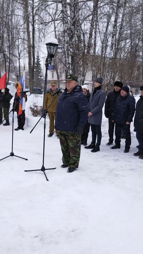 Лениногорскида әфганчылар истәлегенә куелган һәйкәл янында митинг үткәрелде (+фотолар)