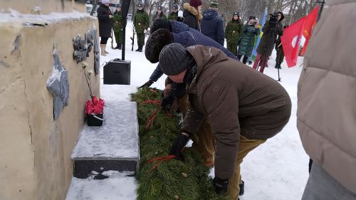Лениногорскида әфганчылар истәлегенә куелган һәйкәл янында митинг үткәрелде (+фотолар)