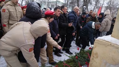 Лениногорскида әфганчылар истәлегенә куелган һәйкәл янында митинг үткәрелде (+фотолар)