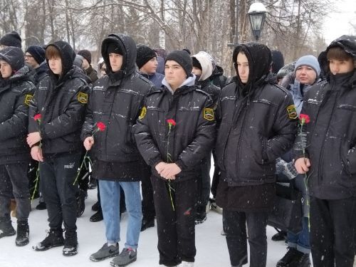 Лениногорскида әфганчылар истәлегенә куелган һәйкәл янында митинг үткәрелде (+фотолар)