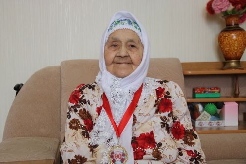 Райондашыбыз Мөслимә Гарифуллина 90 яшен билгеләп үтә