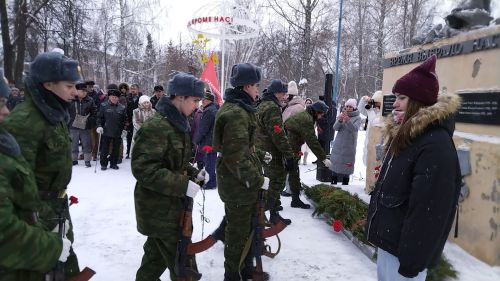 Лениногорскида әфганчылар истәлегенә куелган һәйкәл янында митинг үткәрелде (+фотолар)