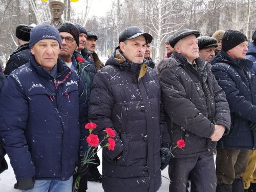 Лениногорскида әфганчылар истәлегенә куелган һәйкәл янында митинг үткәрелде (+фотолар)