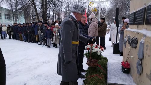 Лениногорскида әфганчылар истәлегенә куелган һәйкәл янында митинг үткәрелде (+фотолар)
