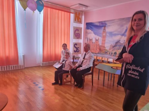 Лениногорскида әти-әниләр “Юл кагыйдәләрен бөтен гаилә белә, мин дә беләм!” бәйгесендә катнашкан (+фотолар)