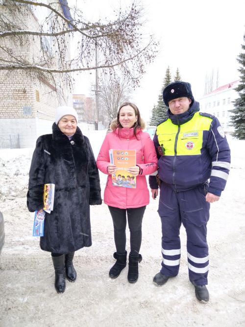 Якынлашып килүче бәйрәм белән, руль артында утыручы ир-егетләр!