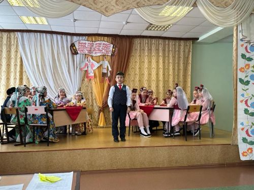 “Сәйләннәр” һәм “Энҗе бөртекләре» әдәби көрәштә ярышты (фотолар)
