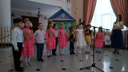 Балаларны берләштергән туган тел бәйрәме (фотолар)