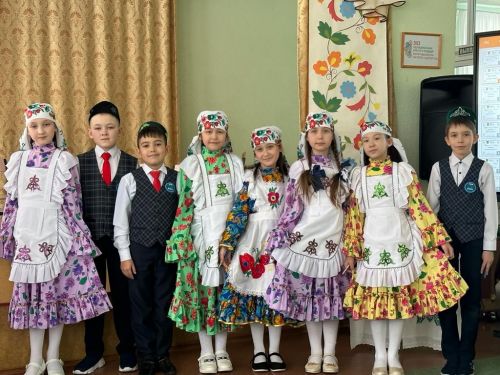 “Сәйләннәр” һәм “Энҗе бөртекләре» әдәби көрәштә ярышты (фотолар)
