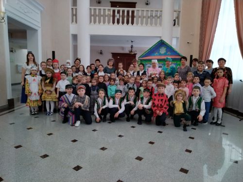 Балаларны берләштергән туган тел бәйрәме (фотолар)