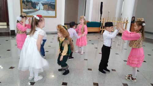 Балаларны берләштергән туган тел бәйрәме (фотолар)