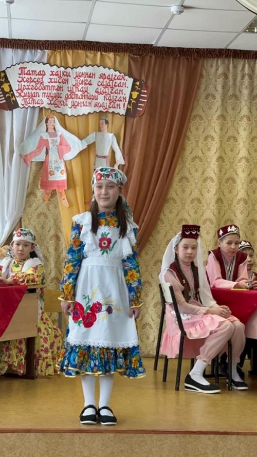 “Сәйләннәр” һәм “Энҗе бөртекләре» әдәби көрәштә ярышты (фотолар)